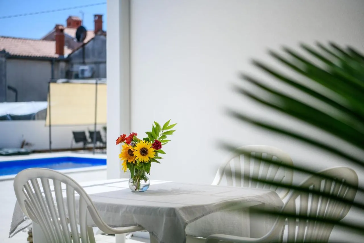 Appartement Summer House Nina Pavicini